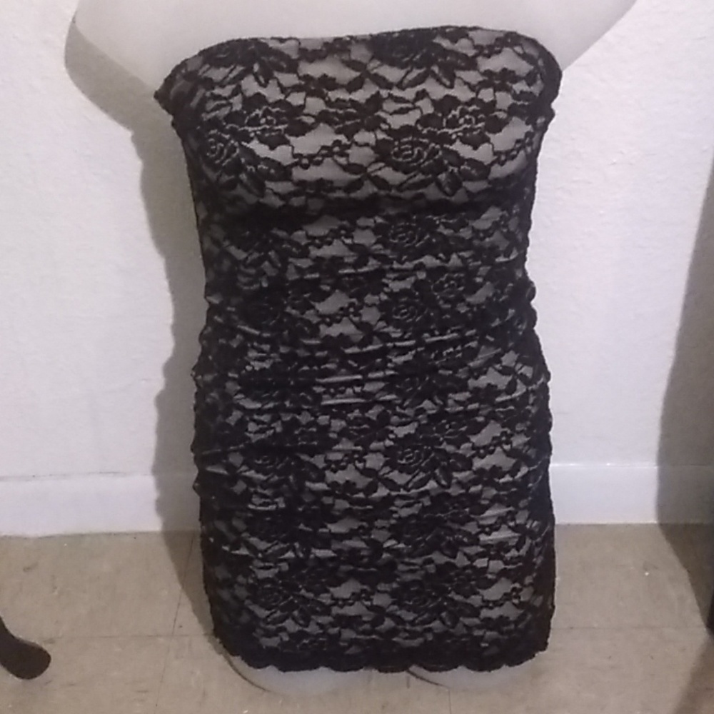 April Black Rose Dress size M